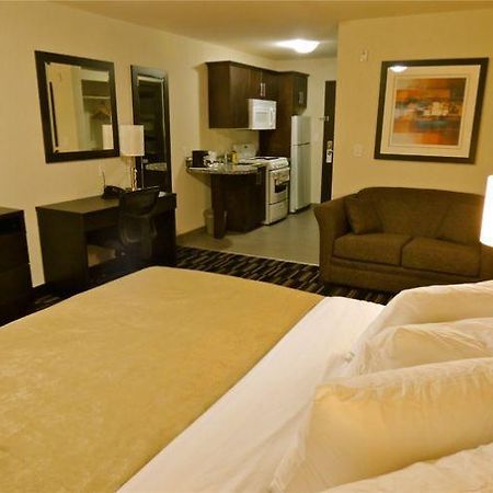 Western Star Inn & Suites Stoughton Habitación foto
